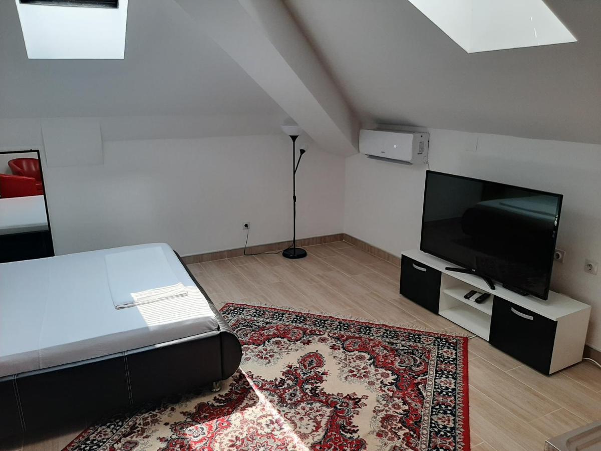 Apartamento Aleksandrija Ni Exterior foto