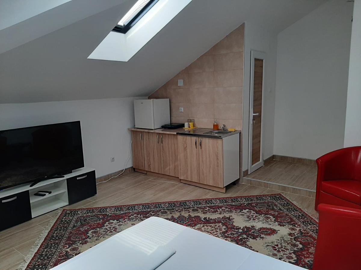 Apartamento Aleksandrija Ni Exterior foto